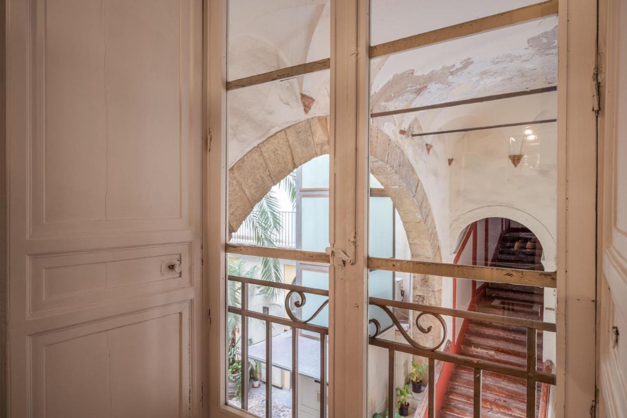 Aurora Apartment By Domus Sicily ปาแลร์โม ภายนอก รูปภาพ